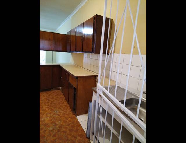 2 BEDROOM APARTMENT FOR SALE IN RUSTENBURG CENTRAL